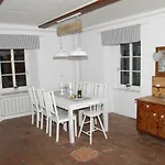 Gutshof Bartl 1 *